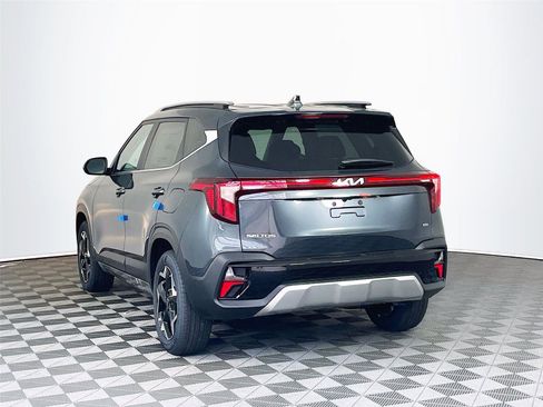 Used 2024 Kia Seltos EX image 4