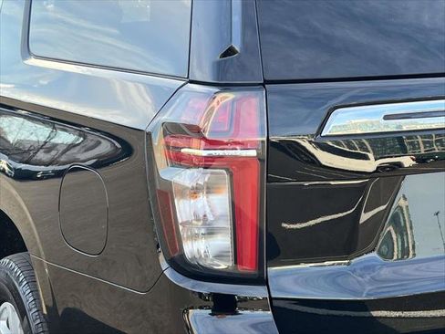 Used 2024 Chevrolet Suburban LT image 11