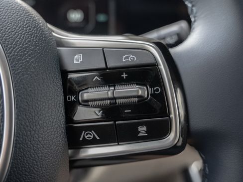 New 2026 Kia Carnival SX w/ SX Dark Edition Package image 17