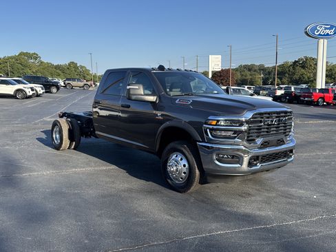 New 2025 RAM 3500 Tradesman image 4