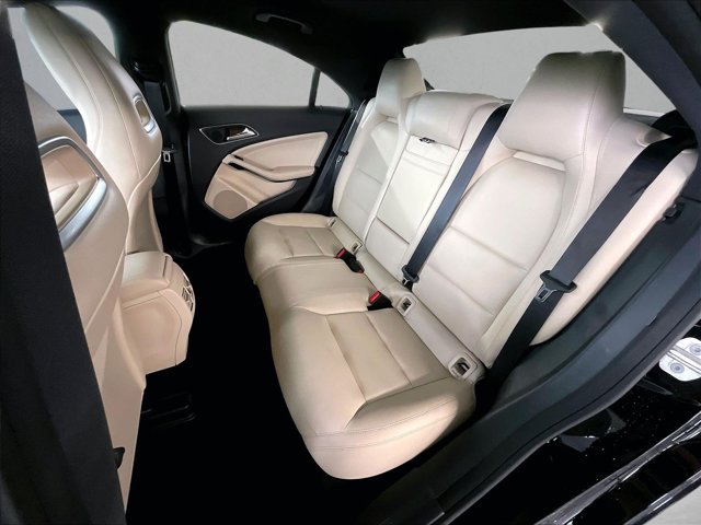 Used 2016 Mercedes-Benz CLA 250 image 28