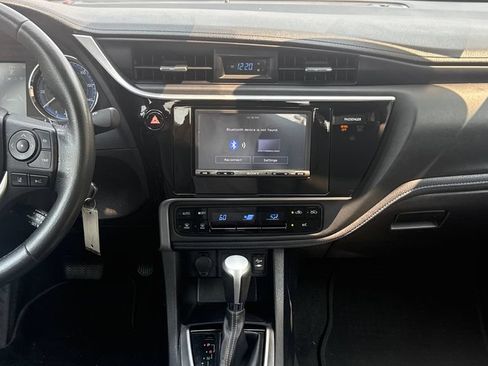 Used 2017 Toyota Corolla SE FWD image 20