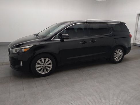 Used 2017 Kia Sedona EX FWD image 2