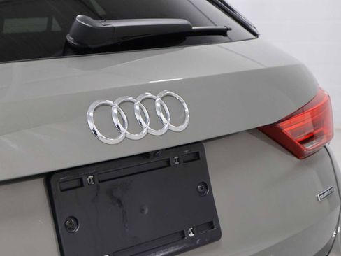 Used 2023 Audi Q3 2.0T Premium Plus w/ Premium Plus Package AWD/4WD image 8