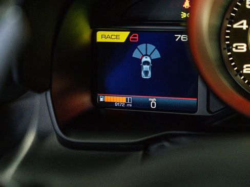 Used 2021 Ferrari F8 Tributo RWD image 22