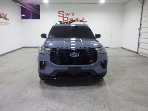 Used 2025 Ford Explorer ST w/ Sun And Sound Package AWD/4WD image 6