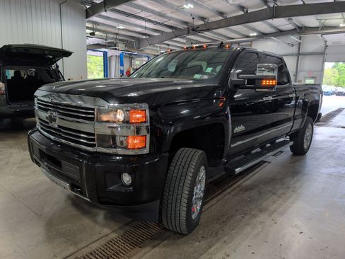 Used 2016 Chevrolet Silverado 2500 High Country w/ Duramax Plus Package AWD/4WD image 6