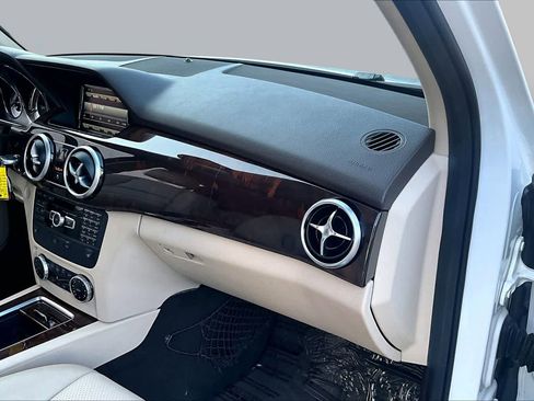 Used 2015 Mercedes-Benz GLK 350 2WD image 19
