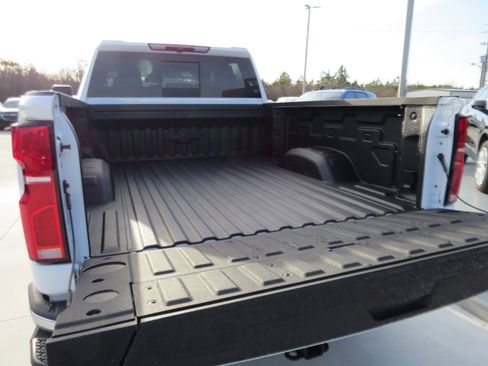 Used 2026 Chevrolet Silverado 2500 LTZ w/ LTZ Convenience Package image 14