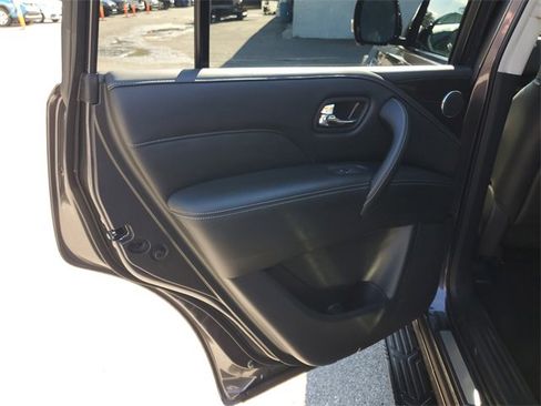 Used 2024 INFINITI QX80 Luxe image 29