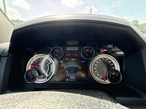 Used 2016 RAM 1500 Laramie AWD/4WD image 7