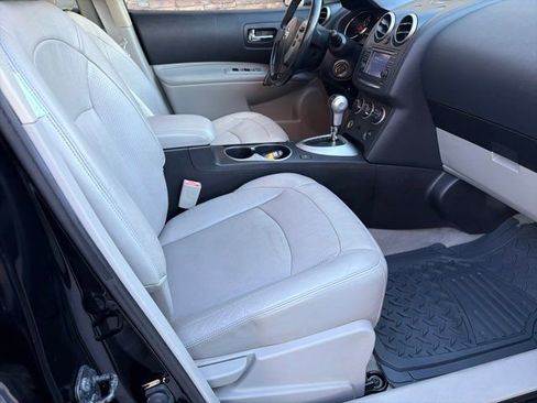 Used 2011 Nissan Rogue SV w/ SL Pkg image 4