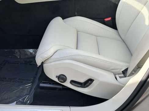 New 2026 Volvo XC60 T8 Ultra w/ Protection Package Premier AWD/4WD image 19