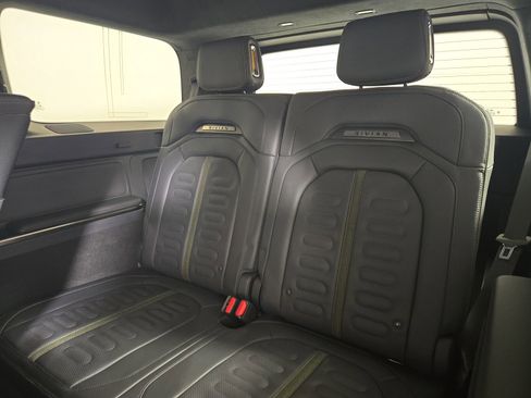 Used 2022 Rivian R1S Launch Edition image 22