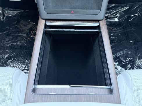 Used 2022 Tesla Model X image 63