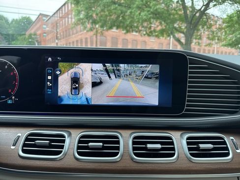 Certified 2025 Mercedes-Benz GLS 450 4MATIC image 37