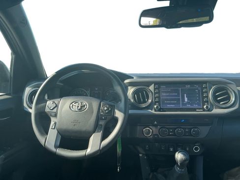 Used 2022 Toyota Tacoma TRD Off-Road w/ Technology Package AWD/4WD image 10