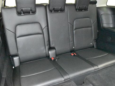 Used 2025 Nissan Pathfinder SL AWD/4WD image 33