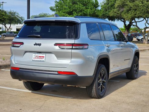New 2026 Jeep Grand Cherokee L 2WD image 6