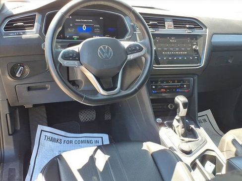 Used 2022 Volkswagen Tiguan SE w/ Panoramic Sunroof Package AWD/4WD image 16