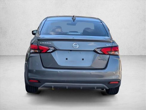 Used 2022 Nissan Versa SR image 6