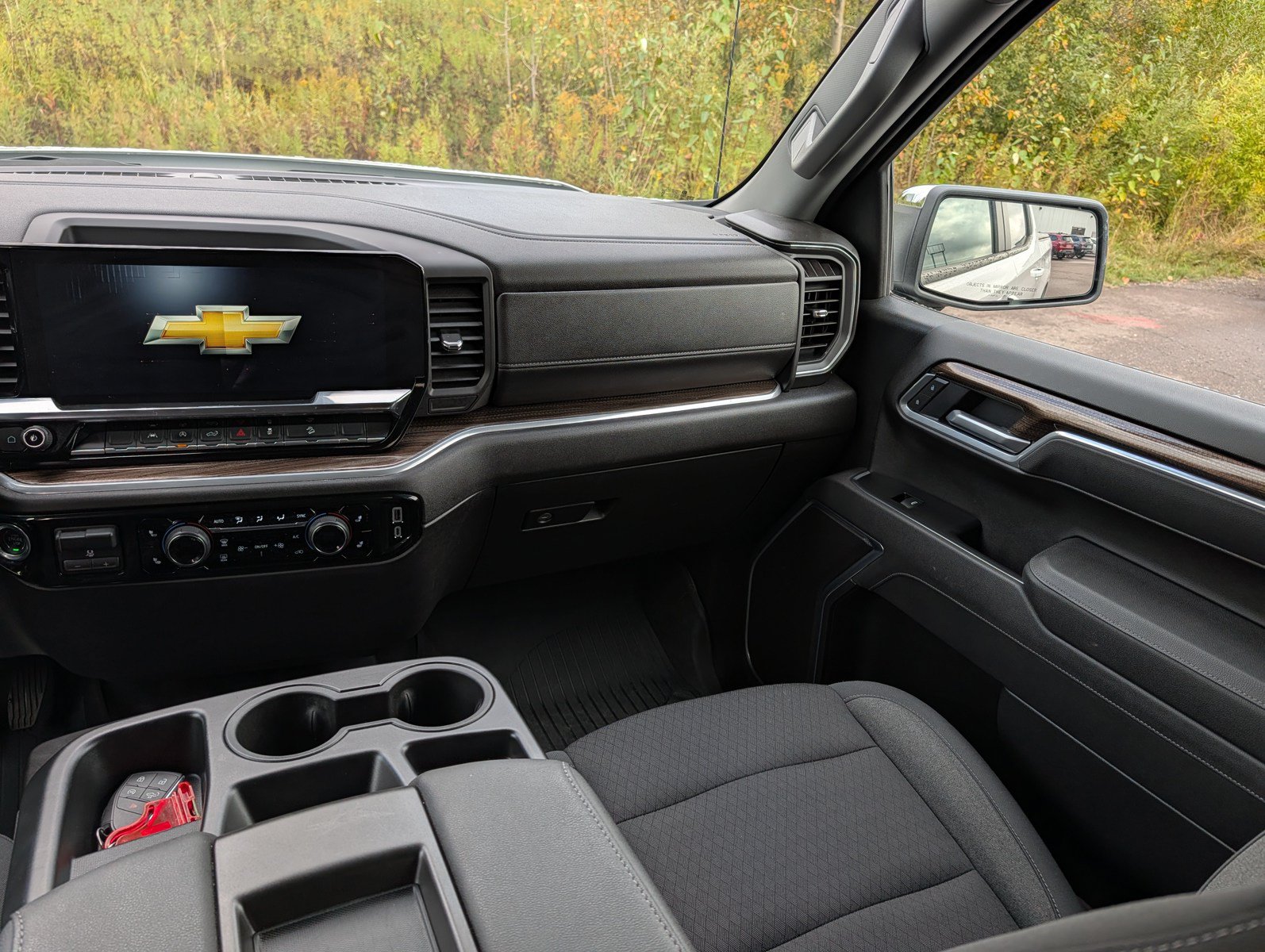 Used 2026 Chevrolet Silverado 1500 LT AWD/4WD image 11