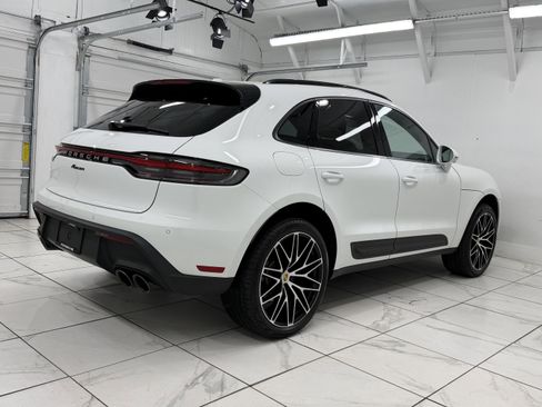 Certified 2026 Porsche Macan AWD/4WD image 11