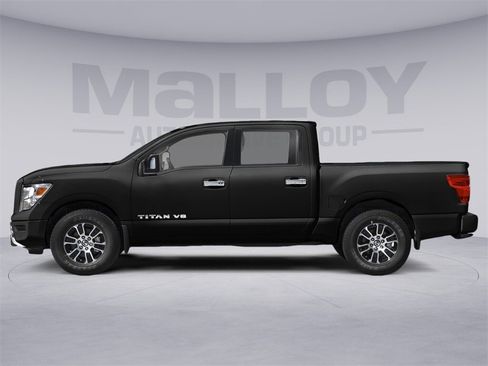 Used 2021 Nissan Titan SV w/ SV Convenience Package image 2