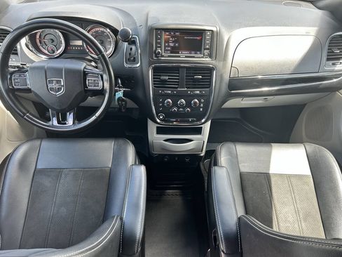 Used 2019 Dodge Grand Caravan SXT image 14