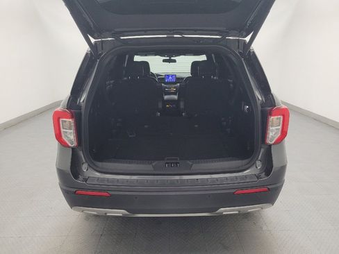 Used 2020 Ford Explorer XLT w/ Equipment Group 202A AWD/4WD image 29