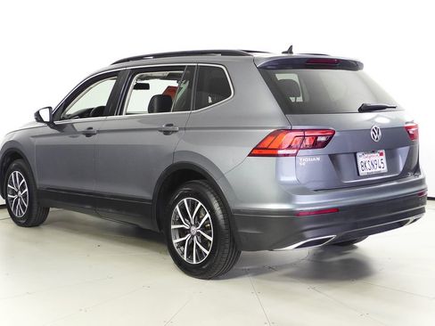 Used 2019 Volkswagen Tiguan SE w/ Panoramic Sunroof Package FWD image 9