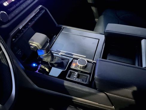 New 2026 Toyota Tundra Platinum image 7