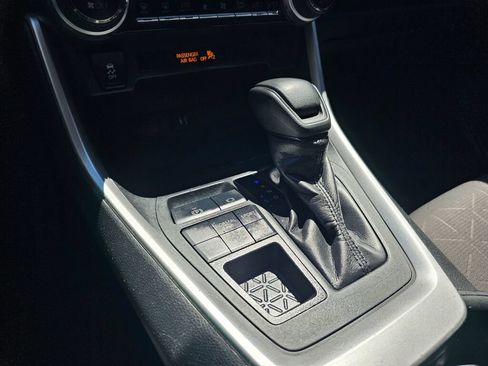 Used 2019 Toyota RAV4 XLE AWD/4WD image 24