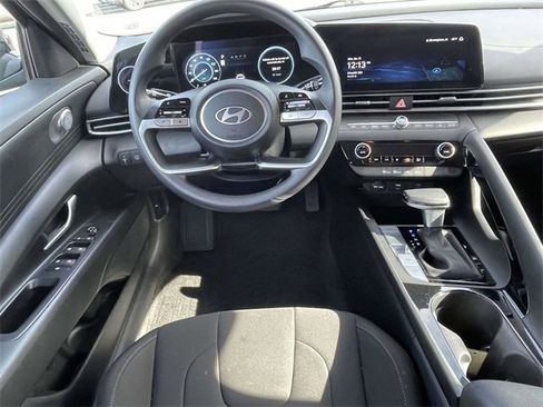 Certified 2024 Hyundai Elantra Blue image 12