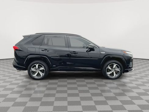 Used 2022 Toyota RAV4 SE image 9