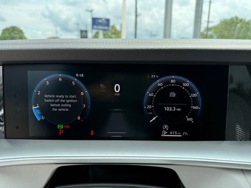 New 2025 Volkswagen Tiguan SE image 11