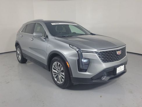 Used 2025 Cadillac XT4 Premium Luxury FWD image 1