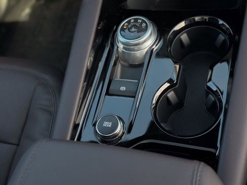 New 2026 Ford Explorer Platinum image 12