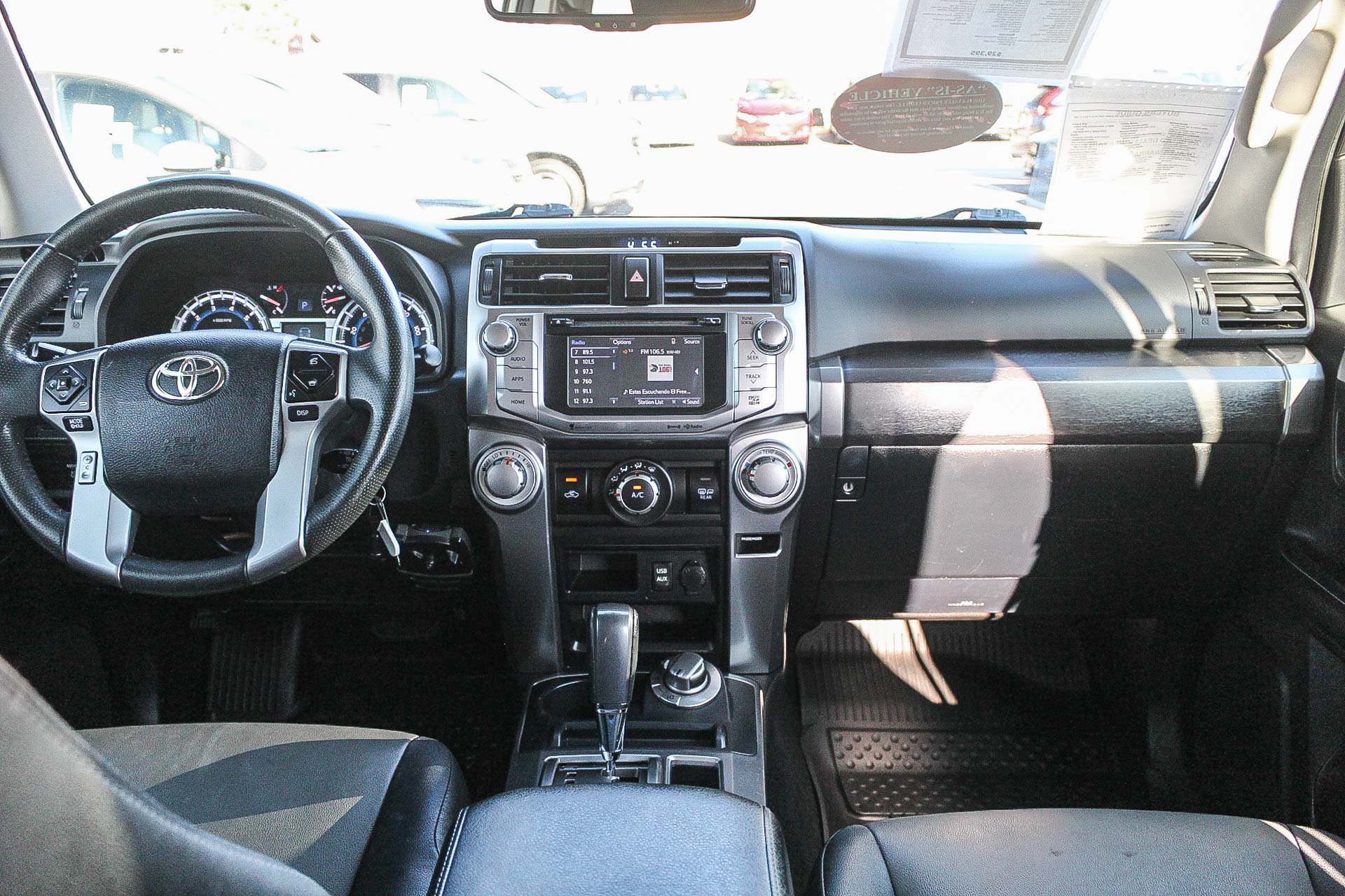 Used 2018 Toyota 4Runner SR5 Premium AWD/4WD image 2