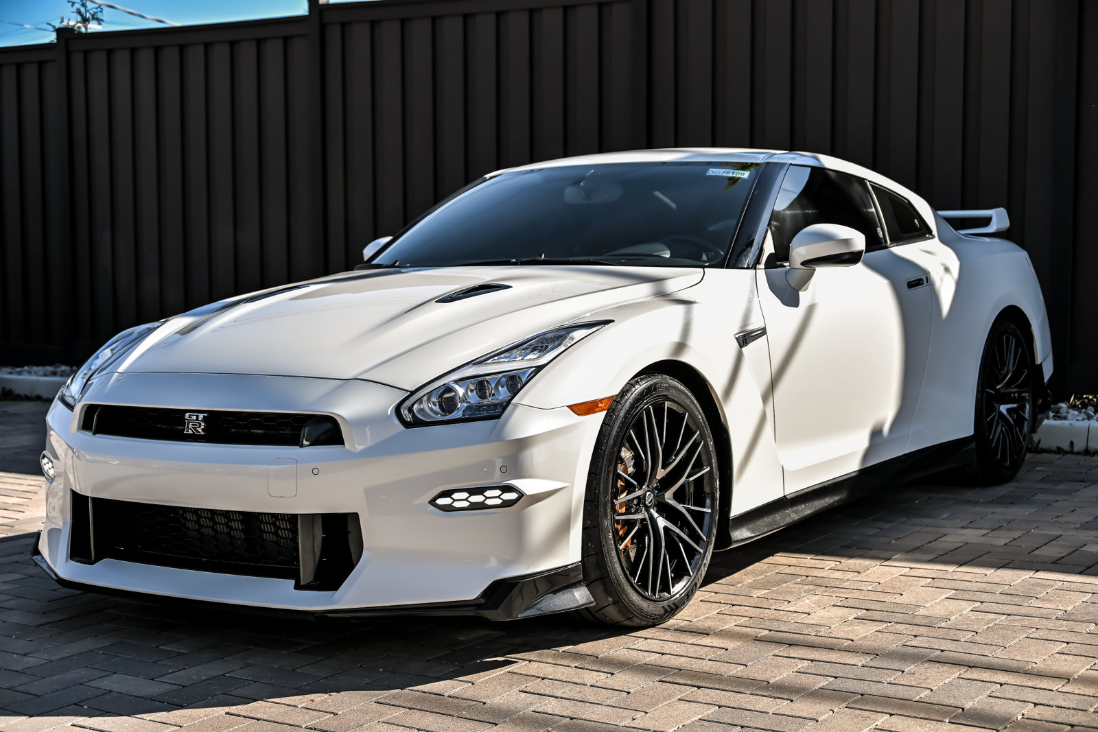 Used 2024 Nissan GT-R Premium w/ Premium Interior Package AWD/4WD image 5