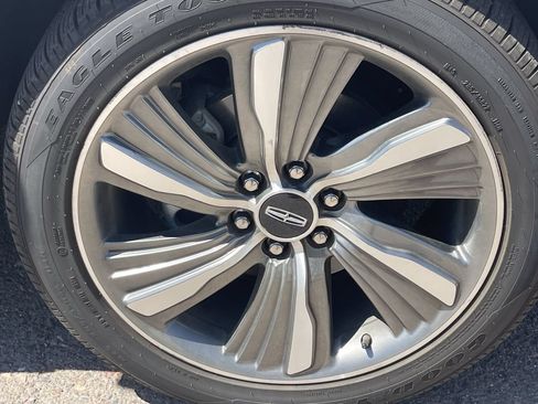 Used 2019 Lincoln Navigator Reserve w/ Cargo Package AWD/4WD image 5