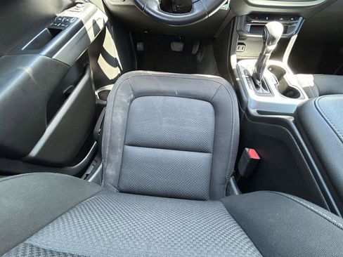 Used 2022 Chevrolet Colorado LT w/ LT Convenience Package AWD/4WD image 13