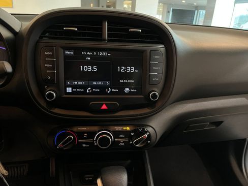 Used 2025 Kia Soul LX w/ LX Technology Package image 17