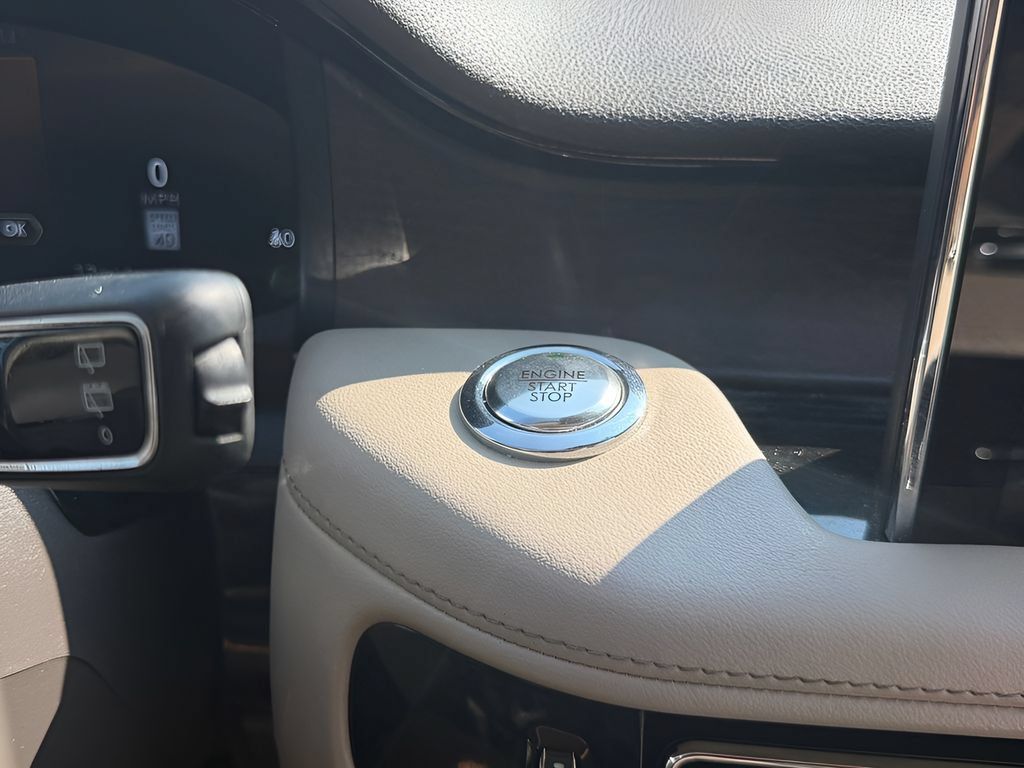 Used 2020 Lincoln Aviator Reserve w/ Equipment Group 201A RWD image 19