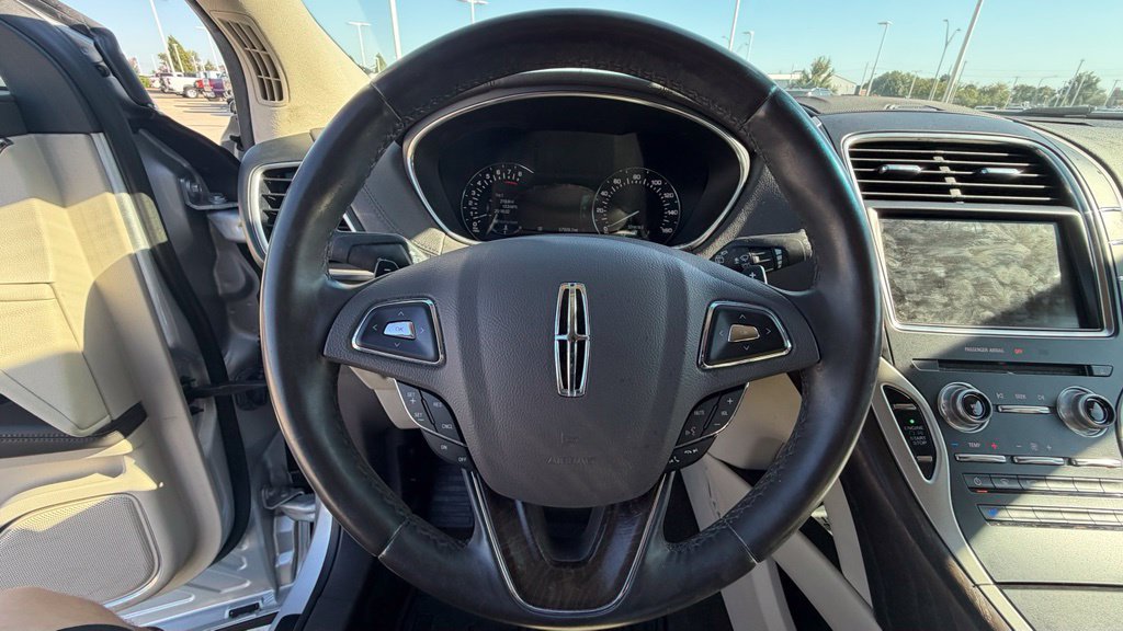 Used 2016 Lincoln MKX Reserve w/ Technology Package AWD/4WD image 13