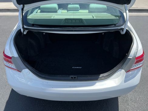 Used 2011 Toyota Camry LE w/ LE Extra-Value Pkg FWD image 32