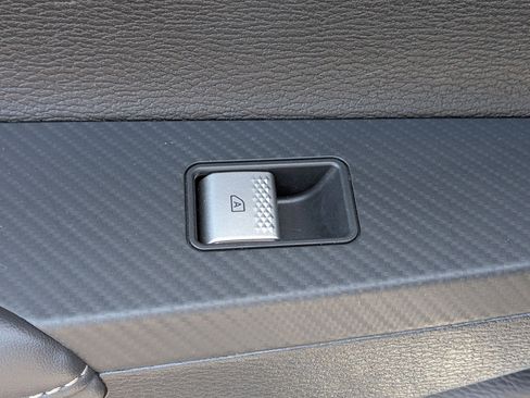 Used 2025 Mitsubishi Outlander SE FWD image 30