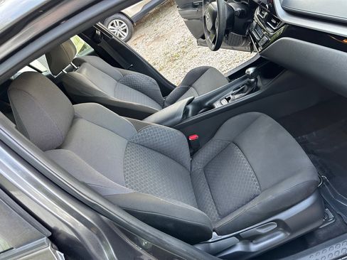 Used 2021 Toyota C-HR LE image 21