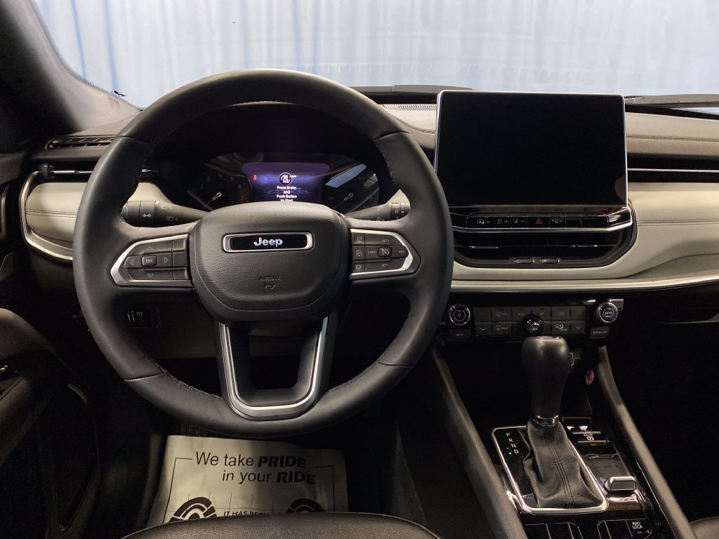 Certified 2025 Jeep Compass Limited AWD/4WD image 32