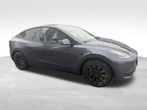 Used 2023 Tesla Model Y Long Range AWD/4WD image 7